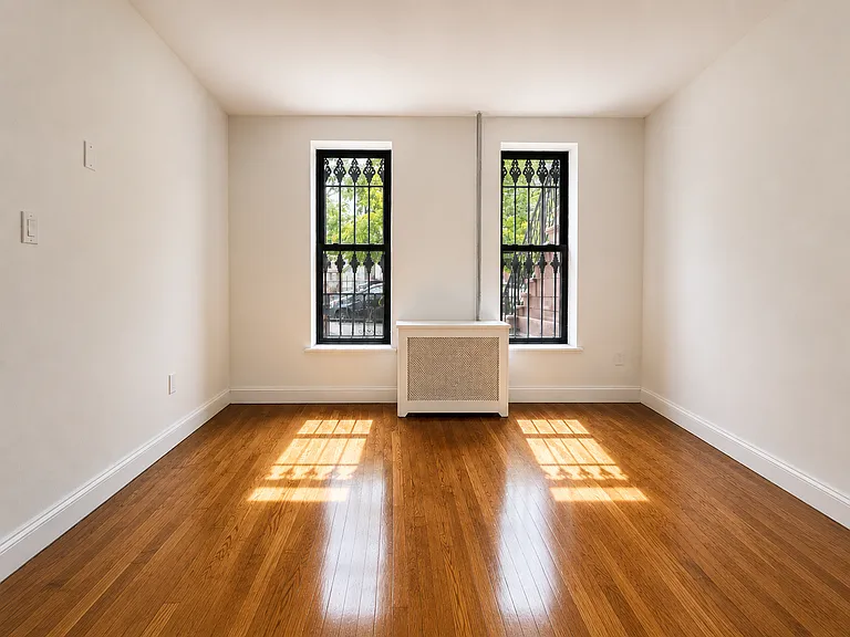461 Pulaski St #1B — Photo 2