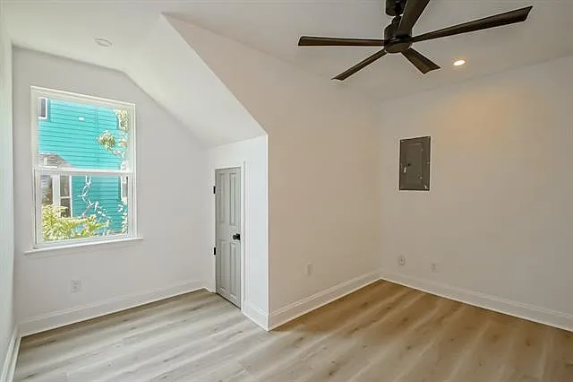 3869 Pauger St — Photo 10