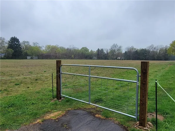0 Middle Rd, Lake City, PA 16423