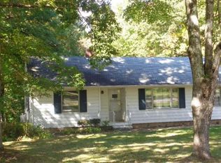 4712 Starmount Dr, Winston Salem, NC 27105