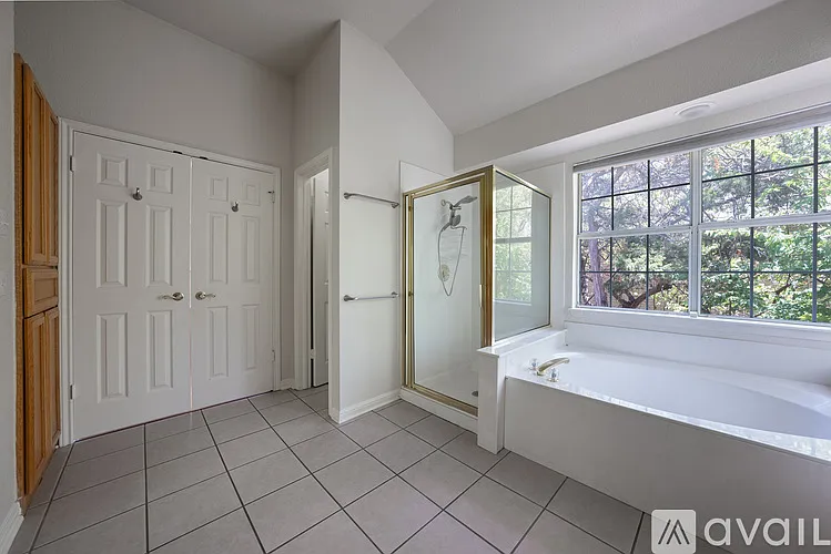 2421 Falcon Dr — Photo 17
