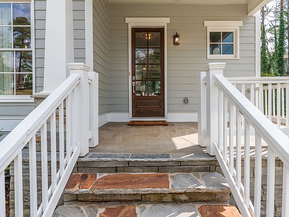 3rd image of 1610 Gaylor Cir SE