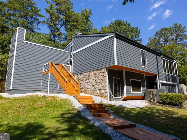 4053 Spalding Holw, Peachtree Corners, GA 30092