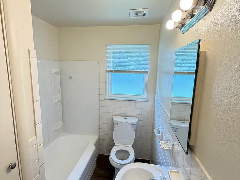 2712 Charlestown Rd — Photo 4
