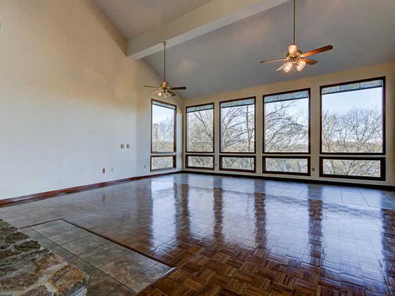 5th image of 1550 Scenic View Dr