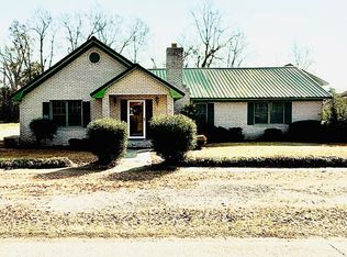 11 S Beech Ave, Andrews, SC 29510