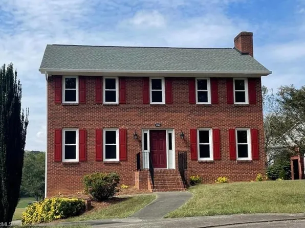 3705 Redwing Ct, Winston Salem, NC 27106