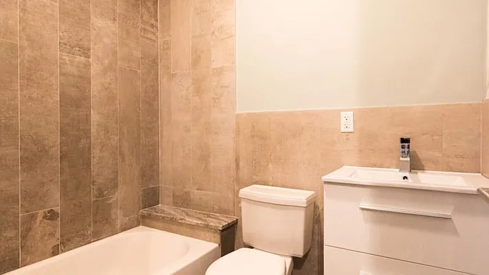 Rented by Nooklyn NYC LLC | media 106