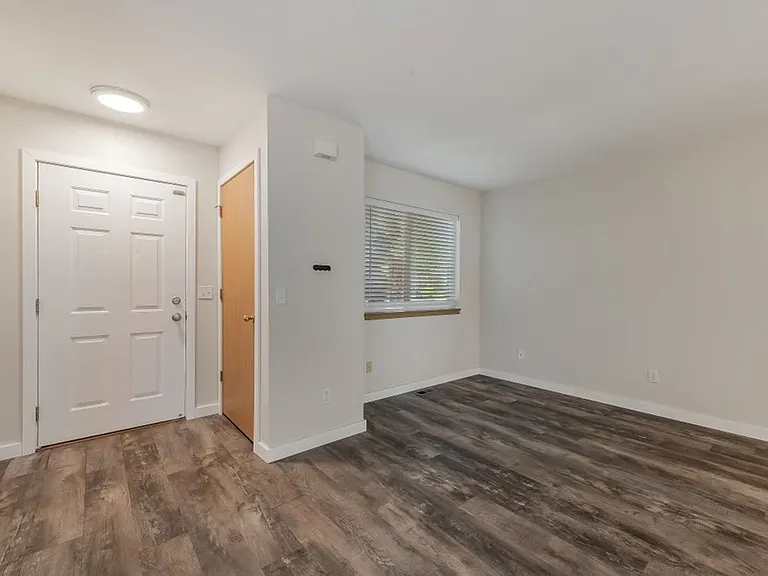 4019 E 2nd Ave #B — Photo 2