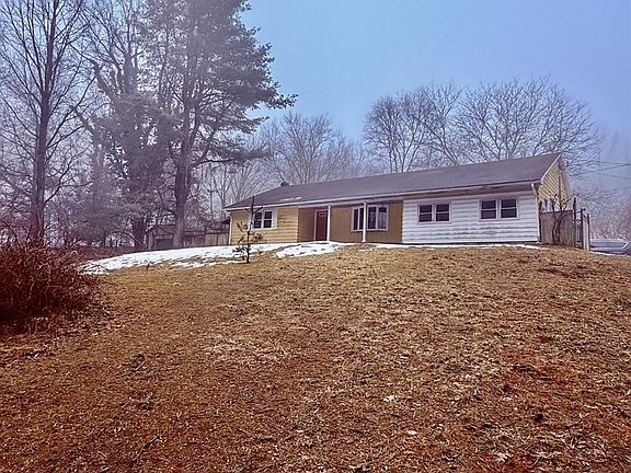 2nd image of 150 Karrville Rd