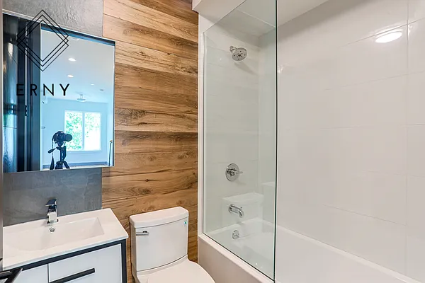 Rented by ERNY LLC | media 12