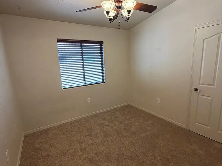 4662 Redwood St — Photo 9