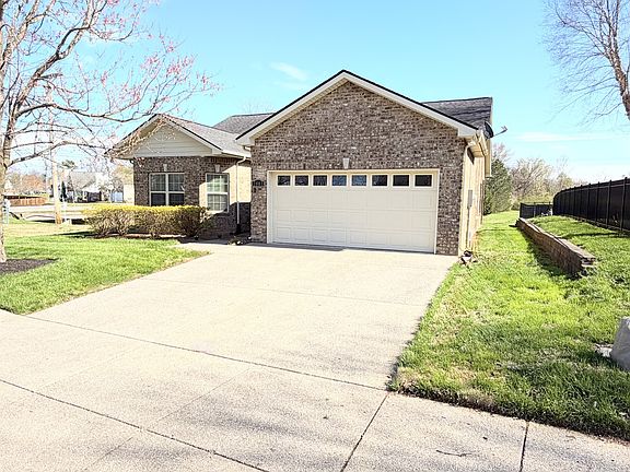 3rd image of 1001 Meadow View Dr