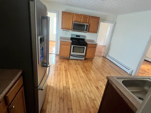 13 Woodland St Floor 1, Lawrence, MA 01841