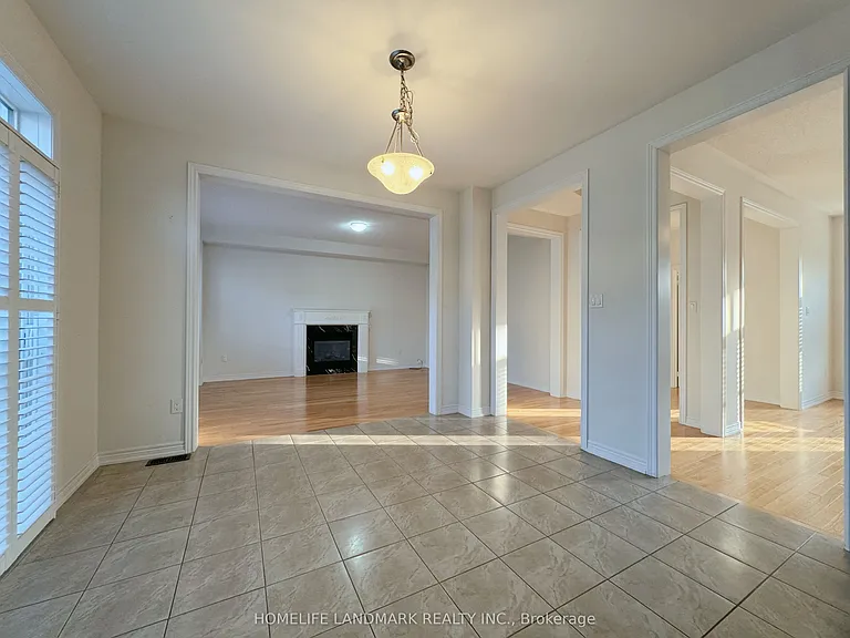 35 Hyacinth St — Photo 14