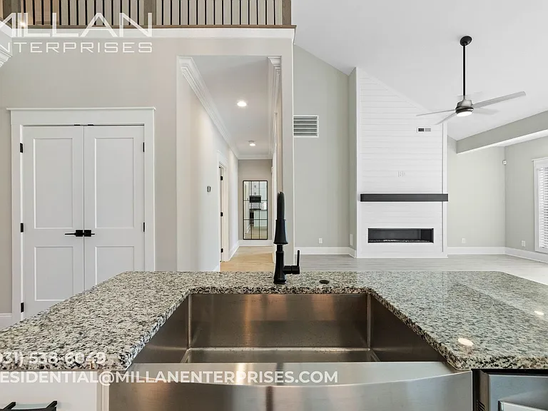1088 Veridian Dr #B — Photo 13