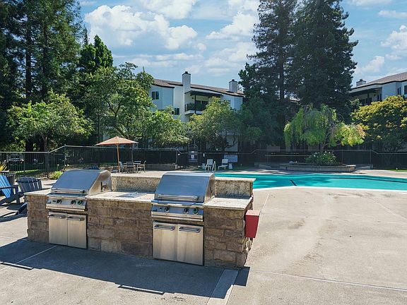 Grill | Creekwood | Apartments For Rent In Hayward CA