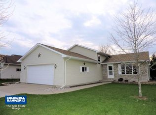 853 McKinley Ave, Omro, WI 54963