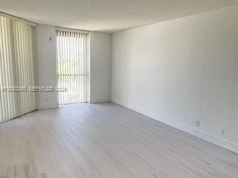 3600 Yacht Club Dr #CU-504 — Photo 13