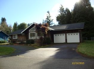 105 Club Dr, Crescent City, CA 95531