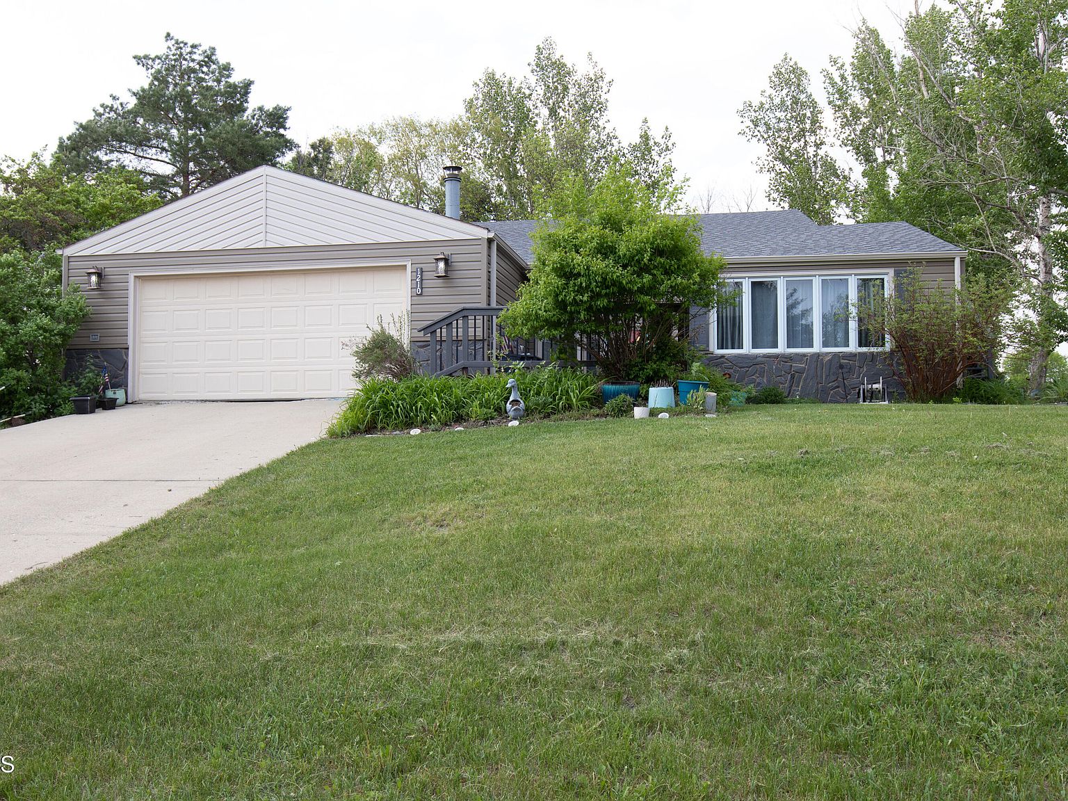 1210 9th St SW, Jamestown, ND 58401 Zillow