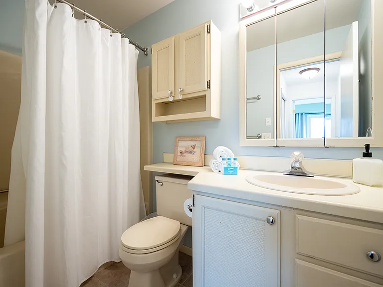 214 N Harbor Dr — Photo 11