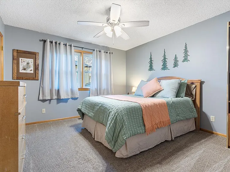 37 Churchill Dr — Photo 8