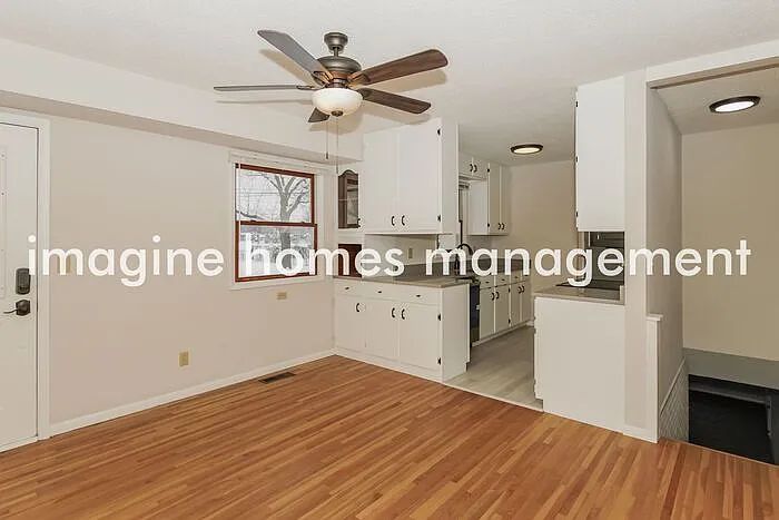 4 bed, 2.0 bath, 2077 sqft, $2,695 — Photo 4