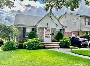 7 Lafayette Ave, Lynbrook, NY 11563