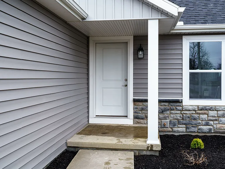 211 Jefferson St — Photo 3