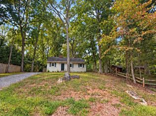 596 N Lakeshore Dr, Louisa, VA 23093