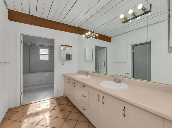 85 South Street image 10 of 11