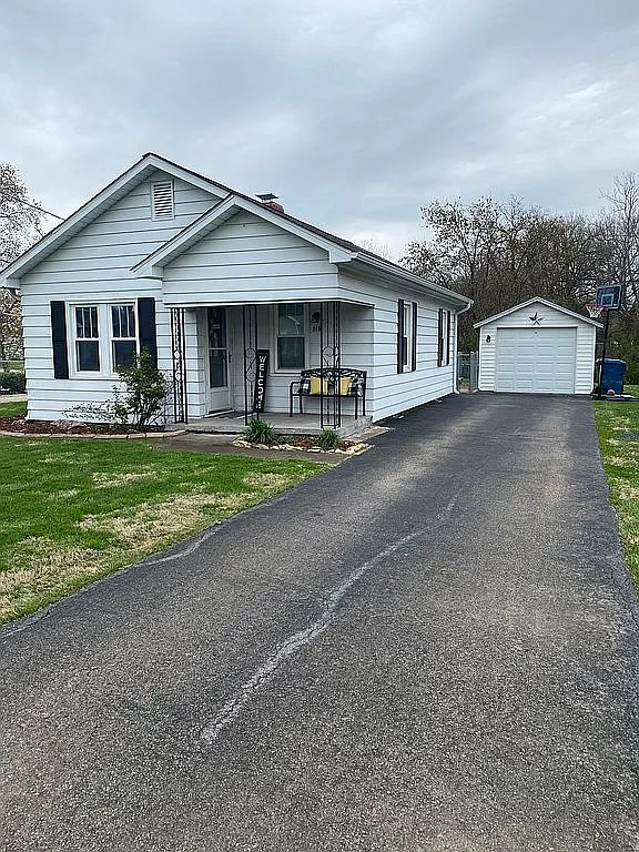 115 Ashbrook St photo 1