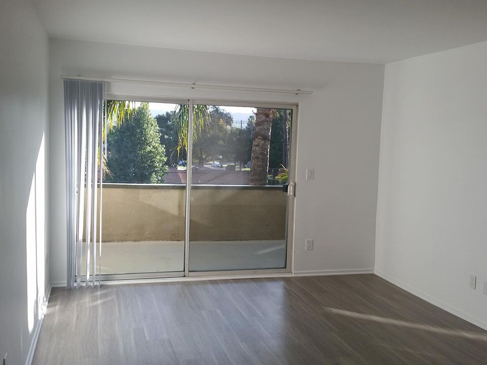 1st image of 17351 Vanowen St #308