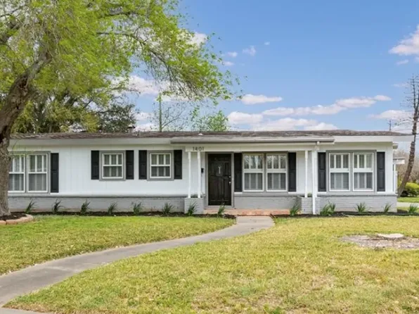 1401 Casa Verde Dr, Corpus Christi, TX 78411