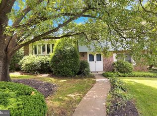 31 Thornbury Rd, Reading, PA 19606