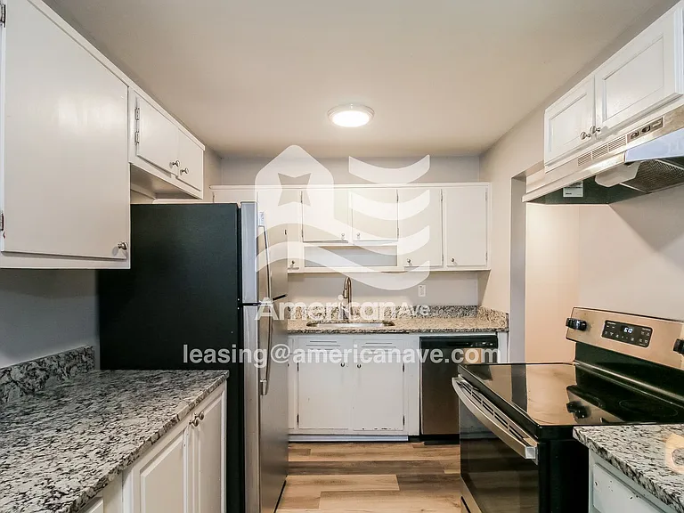 599687_006_wm_-_kitchen_13526936.jpg