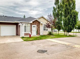 201 S Sunvale Cres NE, High River, AB T1V0E8