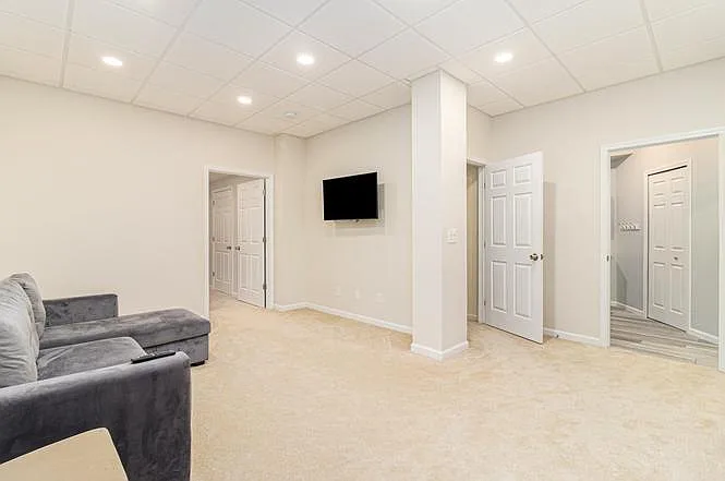 5873 Villa France Ave — Photo 15