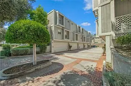 965 E Del Mar Blvd