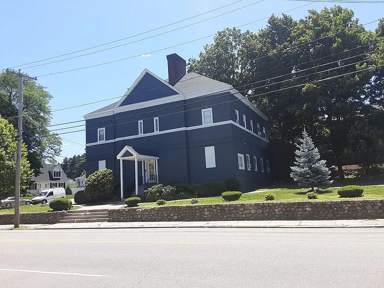 143 Groveland St — Photo 8