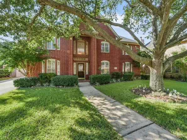 3710 Pine Tree Dr, Pearland, TX 77581