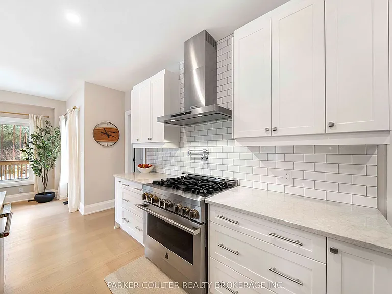70 Georgian Grande Dr — Photo 8