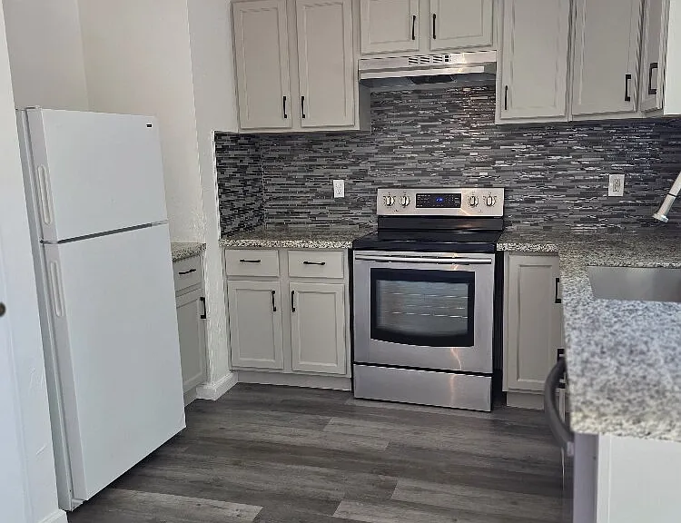 9400 Bravo Way — Photo 4