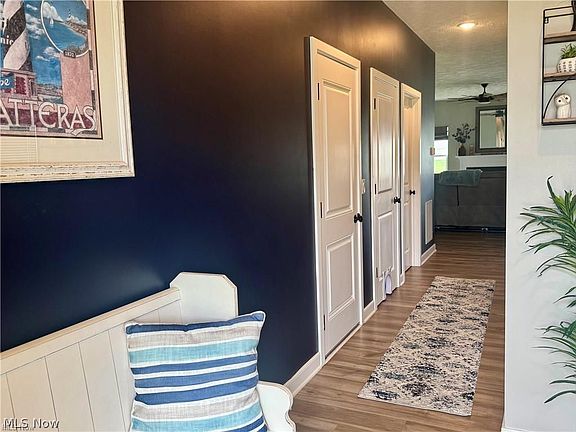 3rd image of 438 River Run Dr