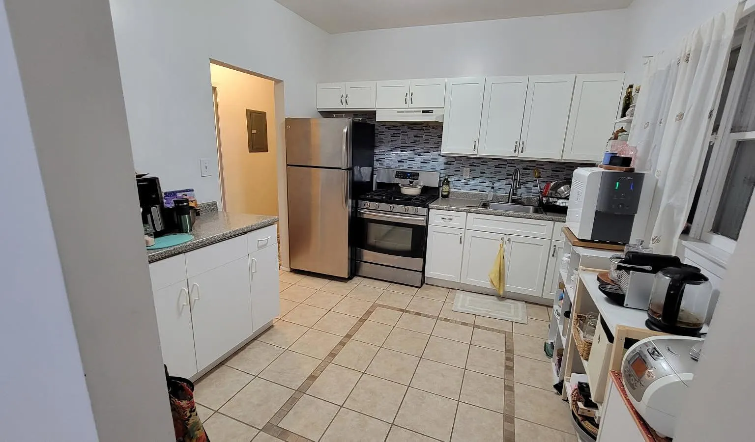 3 bed, 1100 sqft, $3,300 — Photo 1