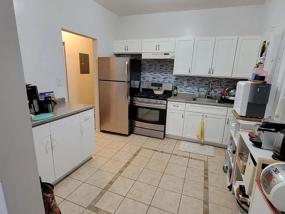 823 Anderson Ave #2