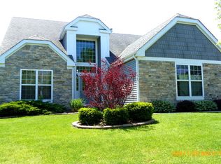 3200 Moraine Dr, Aurora, IL 60506