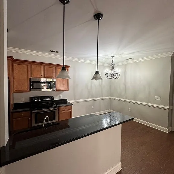 381 Gallery Dr #201 — Photo 2
