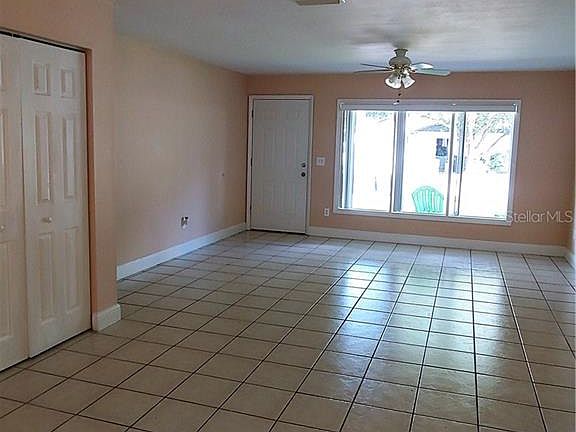 4th image of 2368 Delrose Dr W